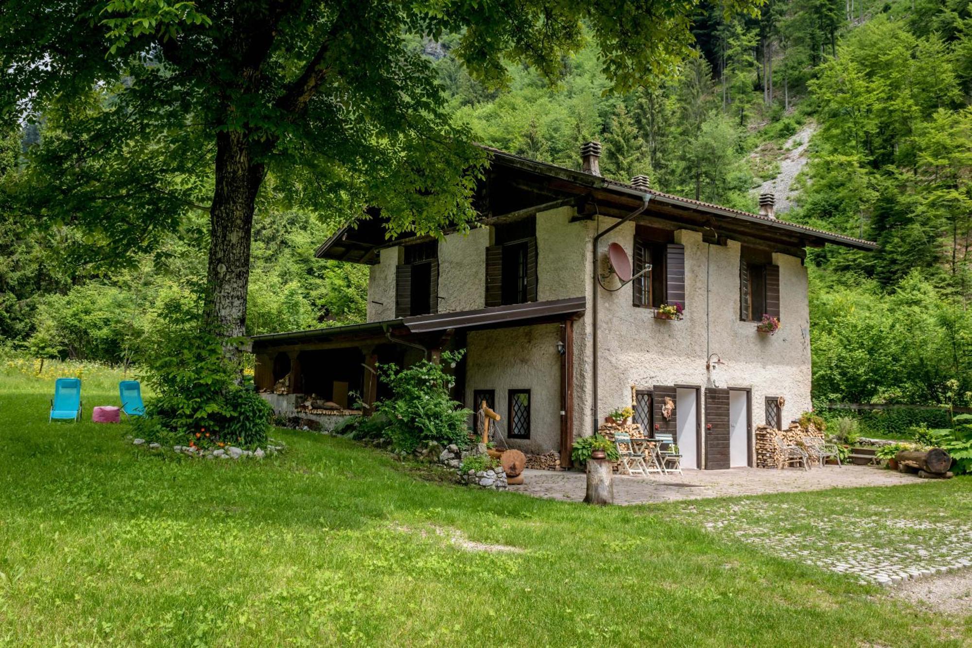 Chalet Silenthia Villa Lenzumo di Concei Exteriör bild